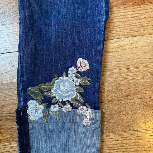 Chicos So Slimming Girlfriend Ankle Size 0 or 4 Embroidered Jeans Pants Womens - Picture 5 of 11